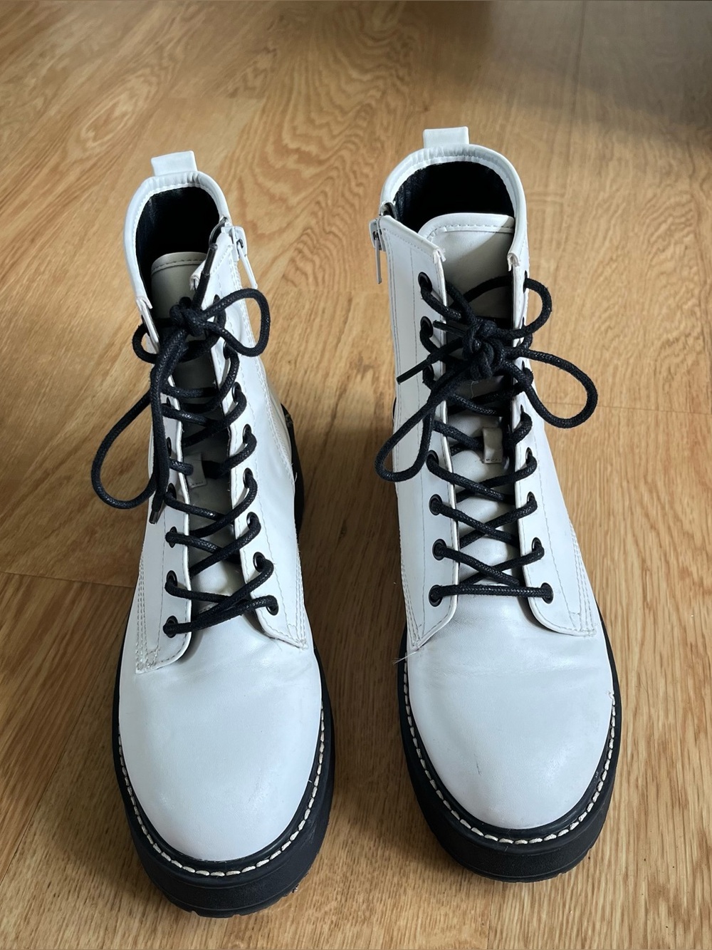 Madden Girl Womens Carra White Lace-Up Combat Ankle Boots Side Zip Lug Sole 9